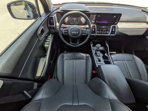 Certified 2022 Kia Sorento X-Line EX AWD/4WD image 18