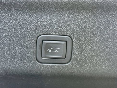 Used 2025 Chevrolet Suburban RST w/ Comfort Package AWD/4WD image 32