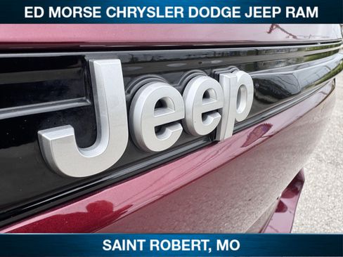 Used 2024 Jeep Grand Cherokee Limited AWD/4WD image 9