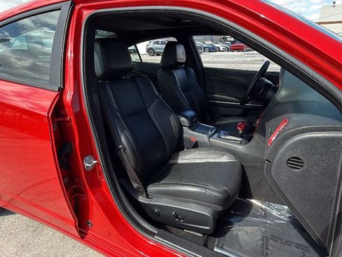 Used 2019 Dodge Charger SXT w/ Leather Interior Group image 38