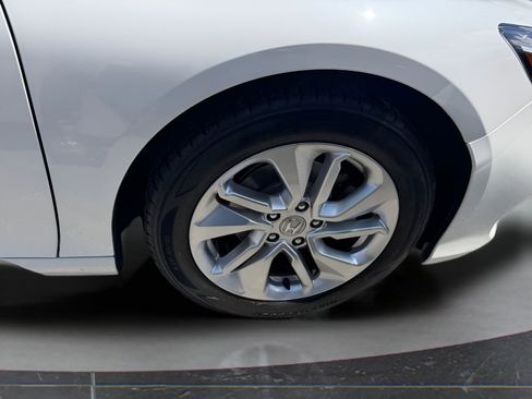 Used 2019 Honda Accord LX image 12