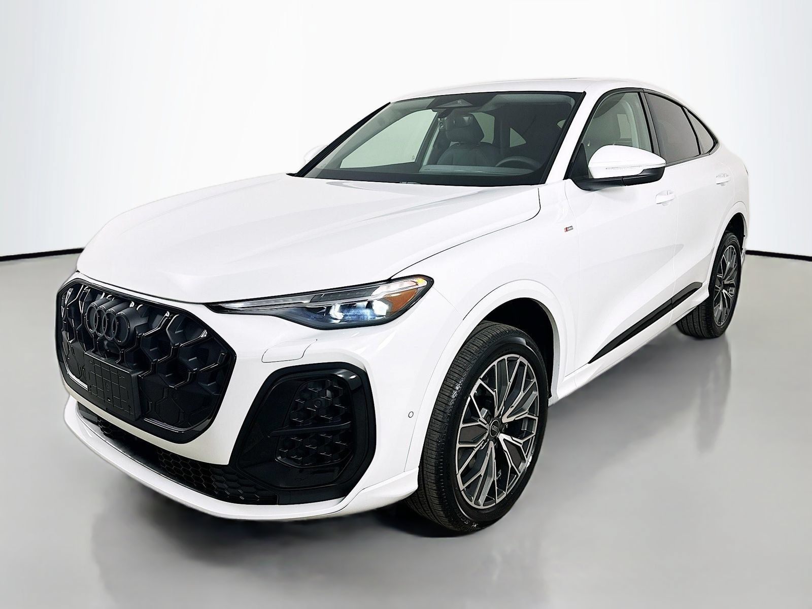 New 2026 Audi Q5 Premium Plus AWD/4WD image 1