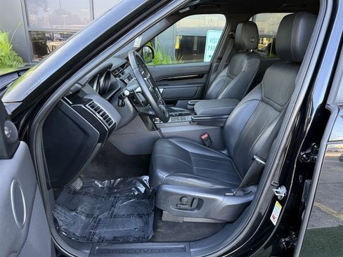 Used 2020 Land Rover Discovery SE AWD/4WD image 9