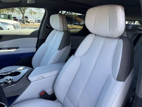 New 2026 Cadillac Optiq Luxury 1 image 21