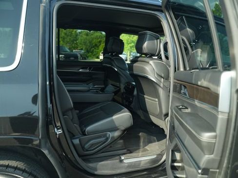 Used 2023 Jeep Grand Wagoneer Series II AWD/4WD image 23