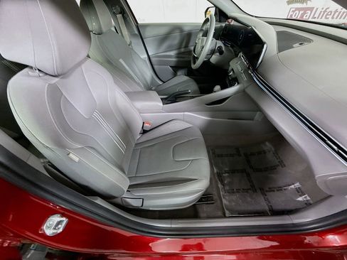 Certified 2024 Hyundai Elantra SEL image 30