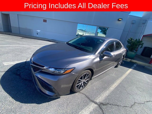 Used 2021 Toyota Camry SE FWD image 3