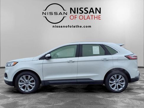 Used 2022 Ford Edge Titanium image 19