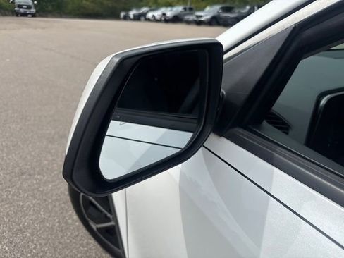 Used 2023 Kia Niro LX image 17