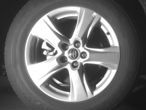 Used 2025 Toyota Highlander LE image 12