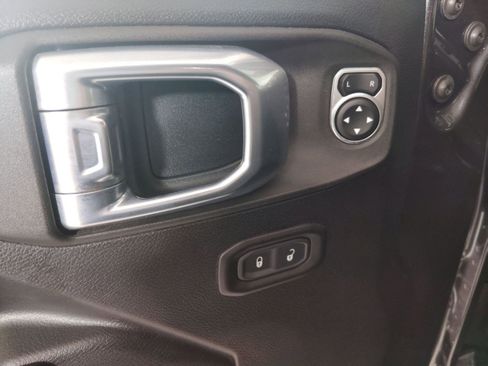 Used 2021 Jeep Wrangler Freedom Edition image 20