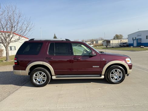 Used 2007 Ford Explorer Eddie Bauer image 4