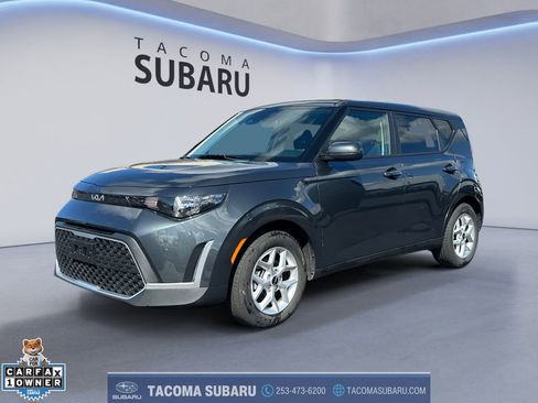 Used 2025 Kia Soul LX w/ LX Technology Package FWD image 1