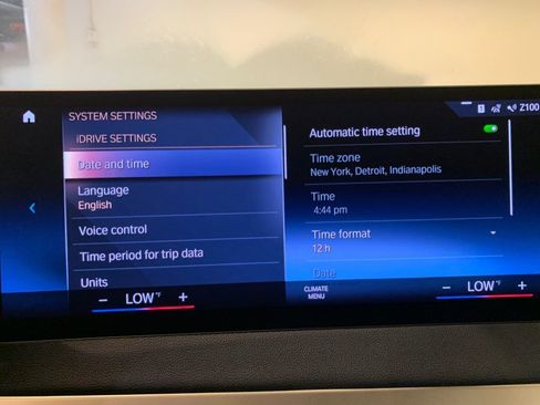 Used 2023 BMW iX xDrive50 w/ Premium Package AWD/4WD image 39