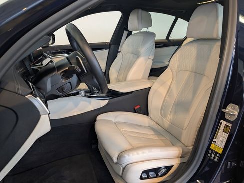 Used 2021 BMW M550i xDrive w/ Dynamic Handling Package image 13