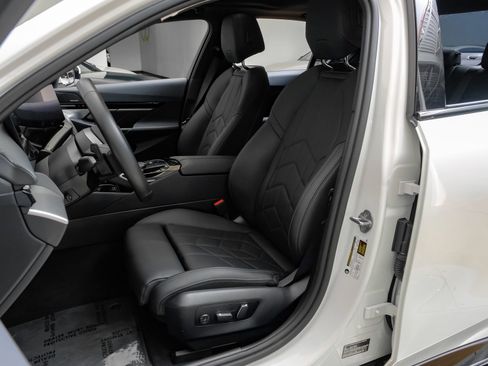 Used 2024 BMW 530i w/ M Sport Package RWD image 35