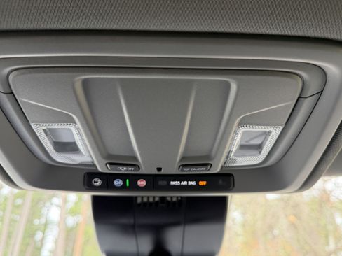 Used 2024 Chevrolet Silverado 1500 LT image 30