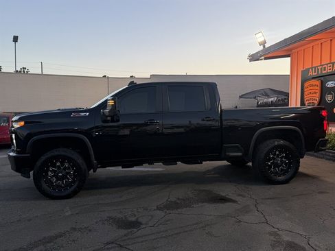 Used 2022 Chevrolet Silverado 2500 LTZ w/ LTZ Plus Package AWD/4WD image 9