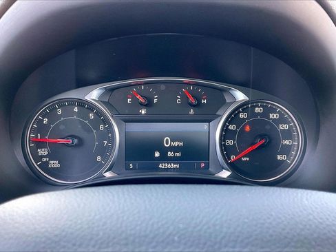 Used 2024 GMC Terrain SLT image 20