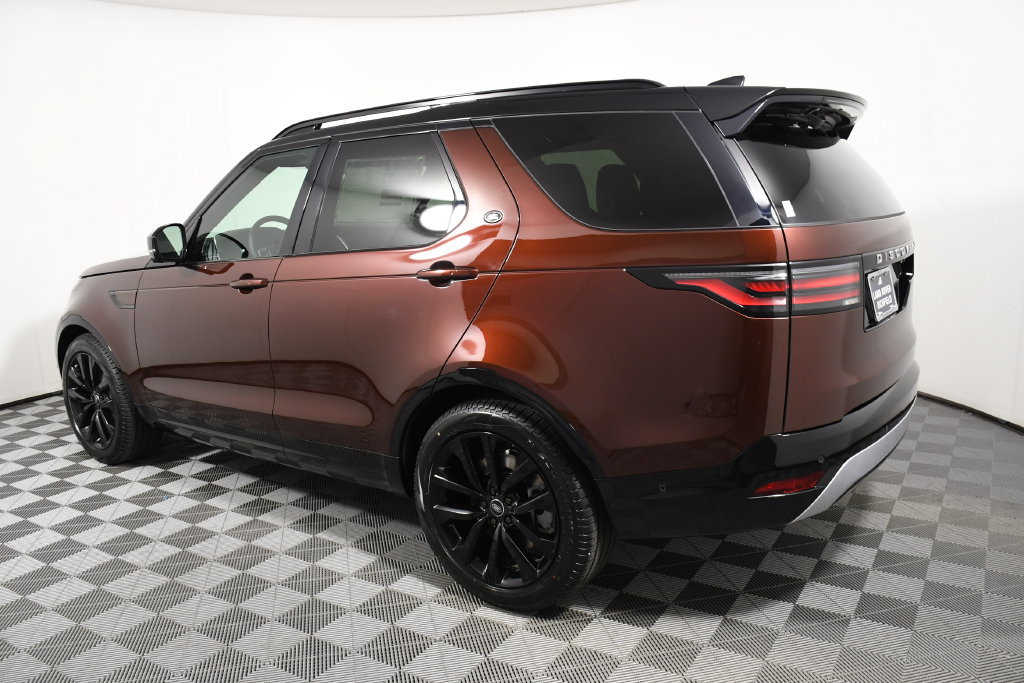 Certified 2026 Land Rover Discovery Limited Edition AWD/4WD image 3