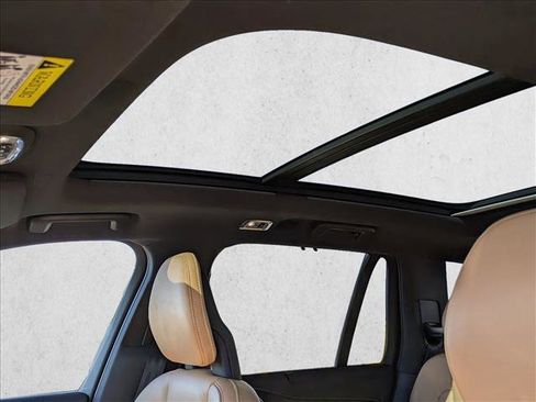 Used 2022 Volvo XC90 T6 Inscription w/ Advanced Package image 16