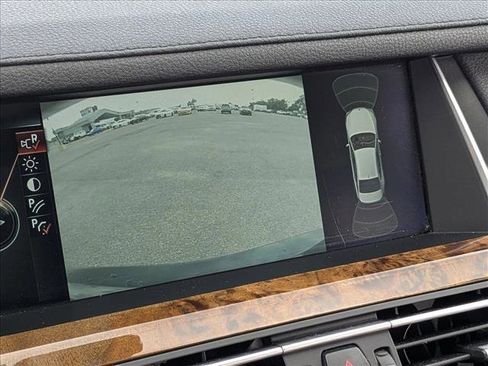 Used 2013 BMW 750i RWD image 12