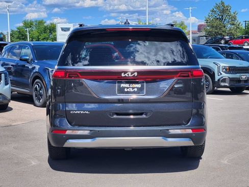 Certified 2024 Kia Carnival SX Prestige FWD image 6