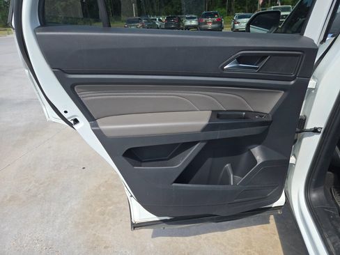 Used 2021 Volkswagen Atlas Cross Sport SE w/ Panoramic Sunroof Package image 29