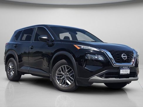 Used 2023 Nissan Rogue S AWD/4WD image 2