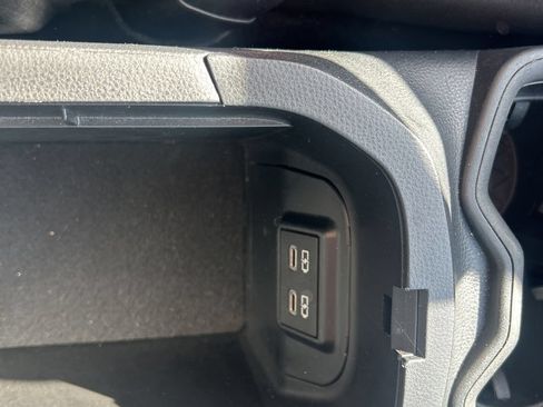 Used 2022 Toyota RAV4 LE FWD image 21