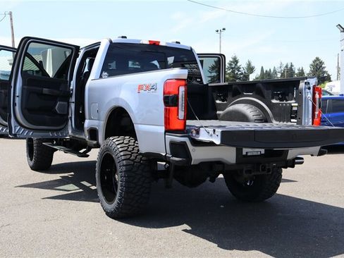 Used 2023 Ford F350 Platinum w/ FX4 Off-Road Package AWD/4WD image 38