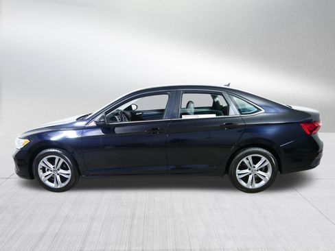 Used 2024 Volkswagen Jetta SE FWD image 4