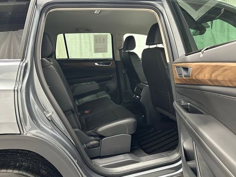 Used 2025 Volkswagen Atlas SE image 54