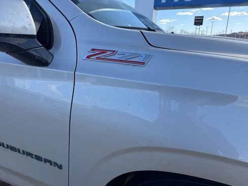 Used 2021 Chevrolet Suburban Z71 w/ Z71 Off-Road Package image 5