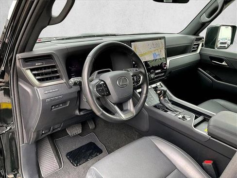 Used 2025 Lexus GX 550 image 14