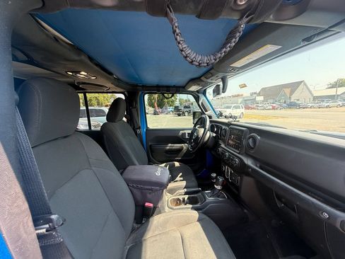 Used 2021 Jeep Gladiator Sport AWD/4WD image 8