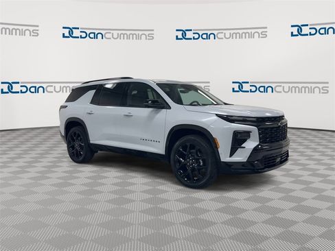 New 2026 Chevrolet Traverse RS w/ LPO, Floor Liner Package image 2