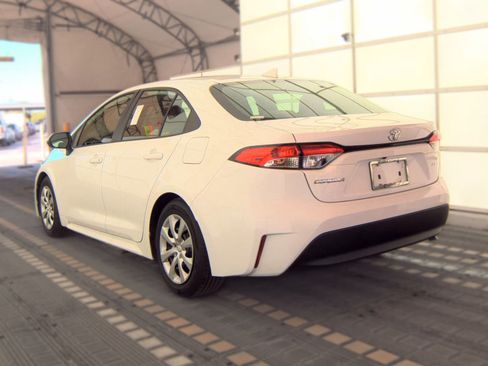 Used 2025 Toyota Corolla LE FWD image 4