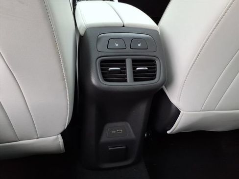 Used 2024 Buick Envision Avenir AWD/4WD image 18