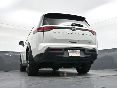Used 2022 Nissan Pathfinder SV image 41