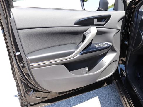 Used 2025 Mitsubishi Eclipse Cross LE AWD/4WD image 8