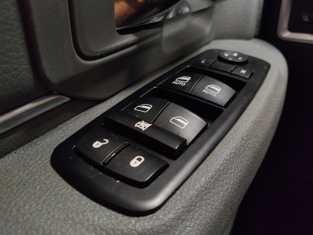 Used 2019 RAM 1500 Classic SLT RWD image 27