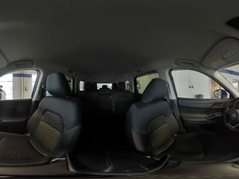 Used 2025 Nissan Pathfinder SV image 50