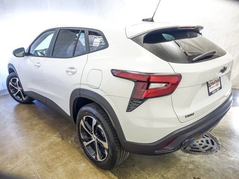 New 2026 Chevrolet Trax RS w/ Sunroof Package FWD image 7