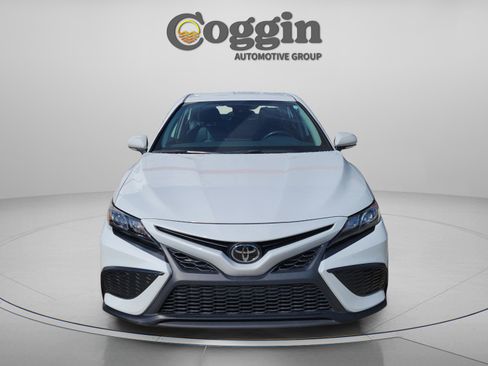Used 2024 Toyota Camry SE FWD image 5