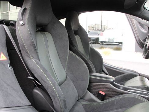 Used 2016 McLaren 570S Coupe image 16