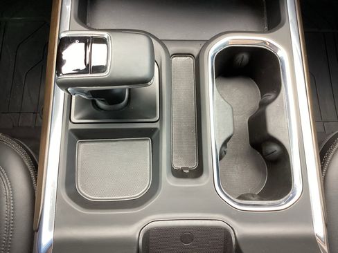 Used 2025 Chevrolet Silverado 1500 High Country image 24