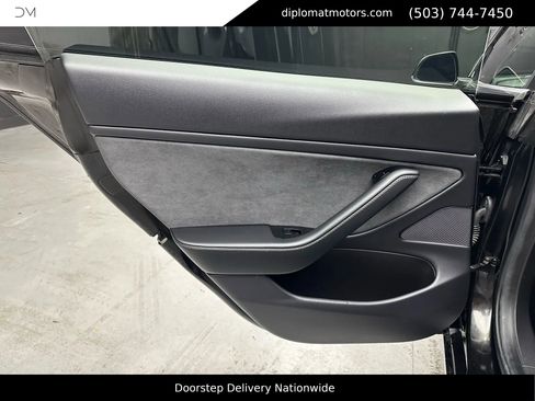 Used 2019 Tesla Model 3 Standard Range Plus image 21