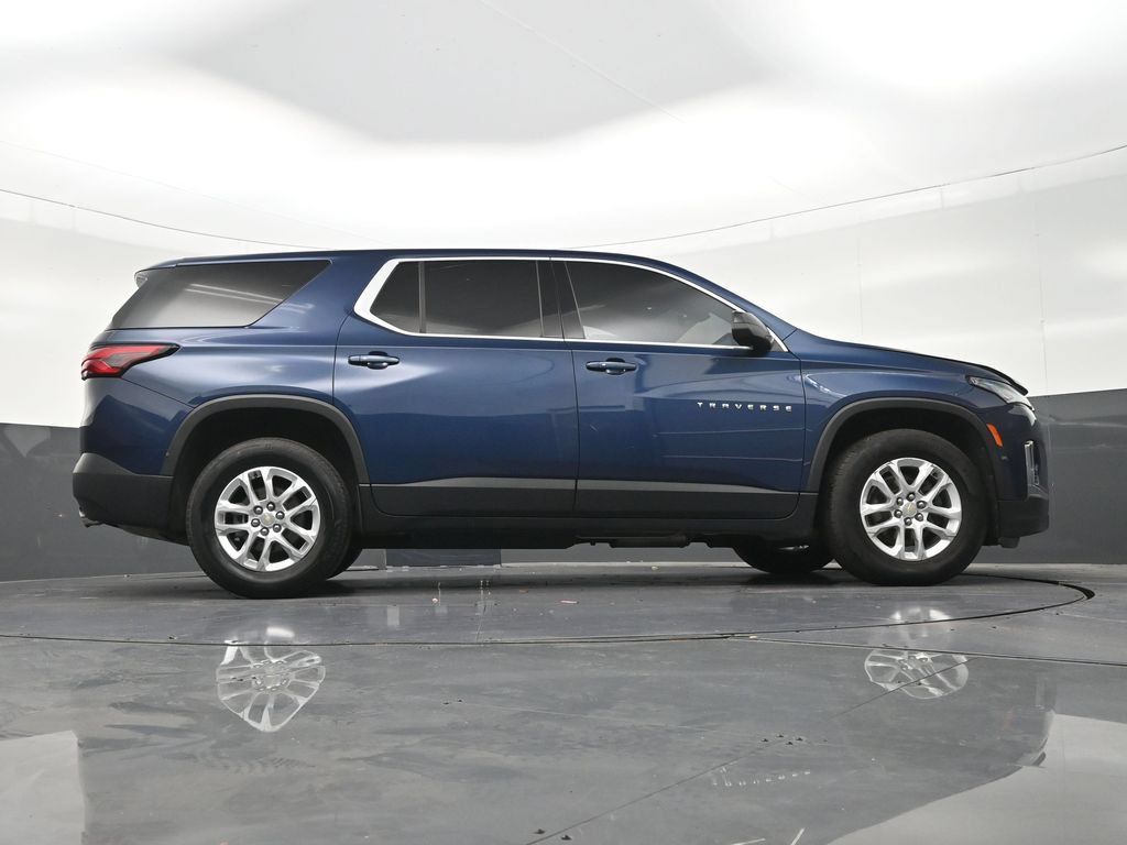Used 2023 Chevrolet Traverse LS FWD image 30