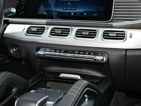 Used 2024 Mercedes-Benz GLE 450e 4MATIC image 22